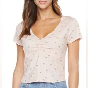 Arizona Juniors V Neck Pink Butterflies Short Sleeve T-Shirt NWT XL